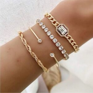 Gold bracelet set